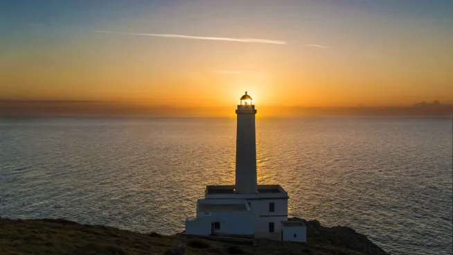 Il faro di Punta Palascìa illumina la Giornata regionale della costa